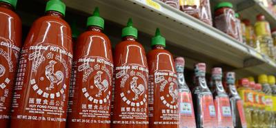 Sriracha szósz hiány fenyeget - gyártási szünet a Huy Fong Foods-nál