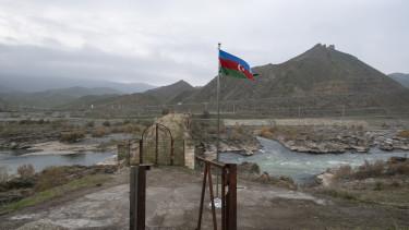 Azerbajdzsán parlamentje előrehozott választásokat sürget