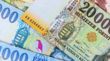 A forint árfolyama a 400-as euró határ közelében ingadozik