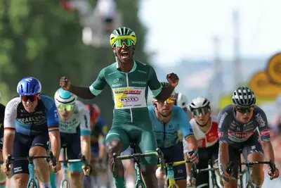 Biniam Girmay történelmi sikere a Tour de France-on