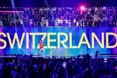 Svájci nembináris énekes győzelme az Eurovíziós Dalfesztiválon