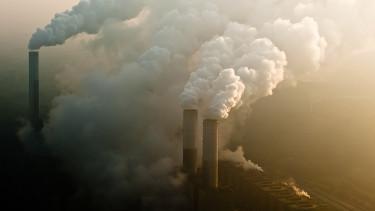 Kína és India küzd az éghajlati céljaik eléréséért a szénhasználat miatt