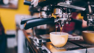 Kávépiaci áremelkedés: drágulás a klímaváltozás és új szabályok miatt