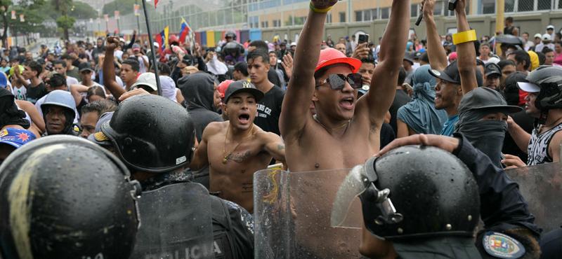 Tömeges tüntetések Venezuelában a vitatott választási eredmények miatt