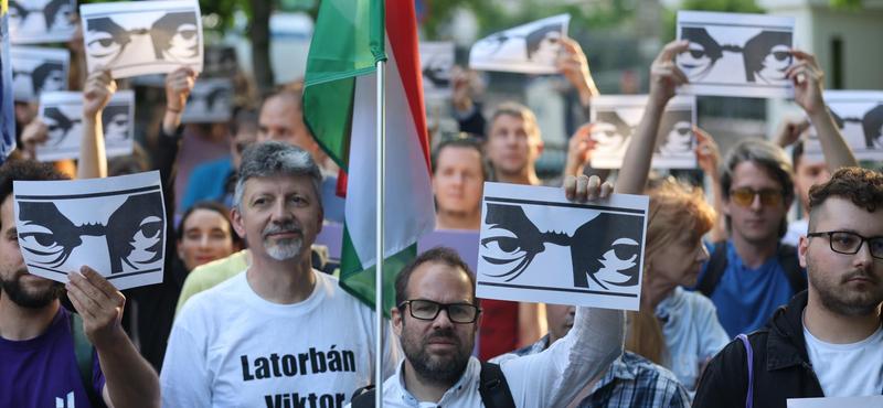 Momentum tüntetés az orosz és kínai befolyás ellen Budapesten