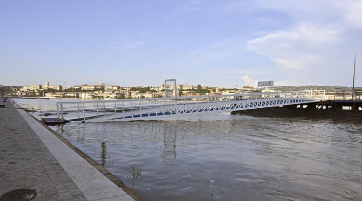 A Duna szombaton tetőzik Budapesten az alsó rakpartnál