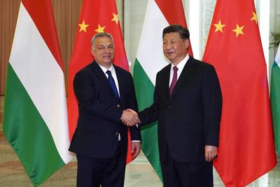 Kínai elnök magyarországi látogatása - Hszi Csin-ping Budapestre érkezett