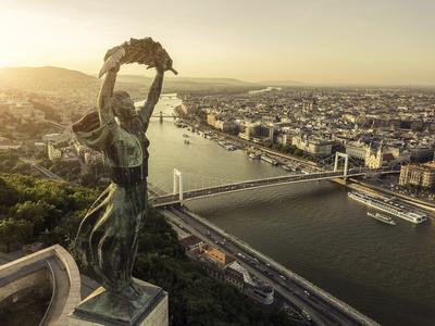Budapest a turisták új kedvence: rekordnyári forgalom várható Európában