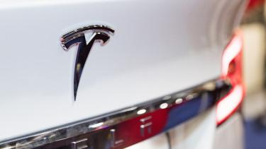 A Tesla nem dobja piacra a várt olcsó elektromos autót