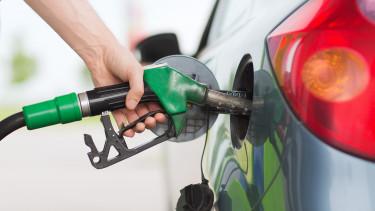 Két hét határidőt kapnak az üzemanyag-kereskedők a kormánytól