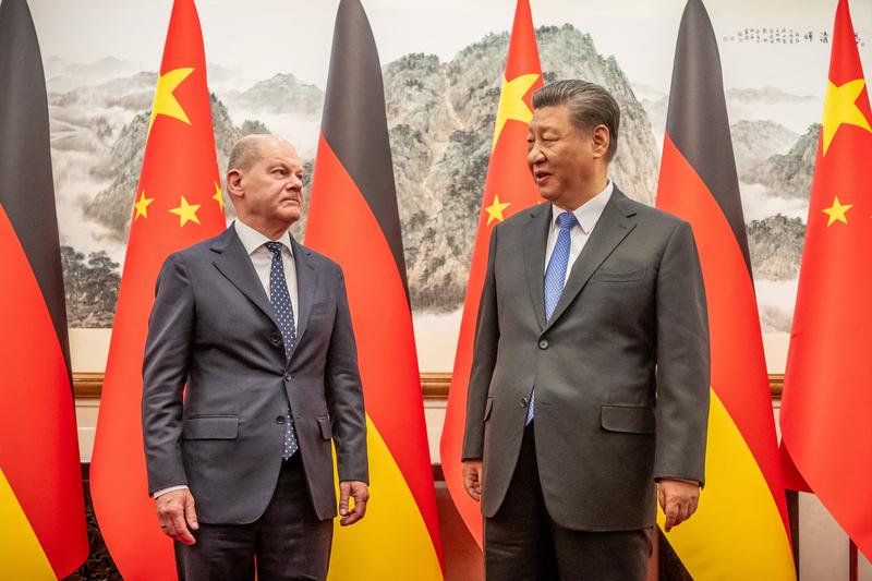 Három német állampolgár kémkedési gyanúja Kínának való technológiai adatok átadásában