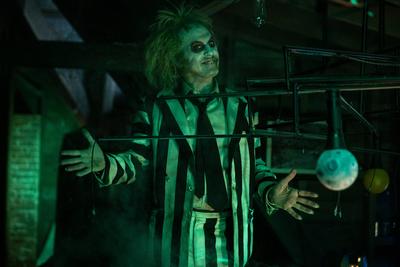 Beetlejuice folytatásával tér vissza Tim Burton szeptemberben