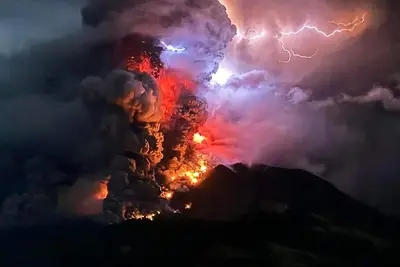 A Ruang vulkán kitörése: veszély nélkül, de figyelemmel kísérve