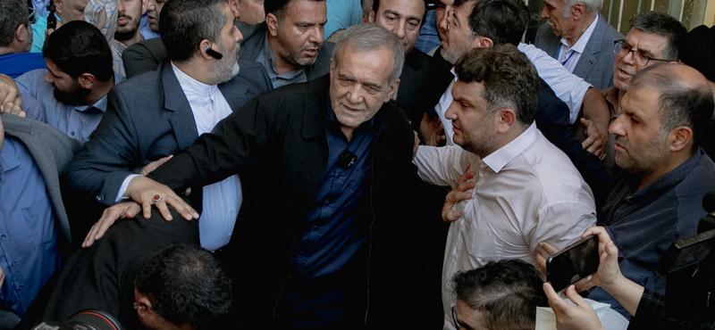 Maszúd Peszeskján mérsékelt politikusként nyerte meg az iráni elnökválasztást
