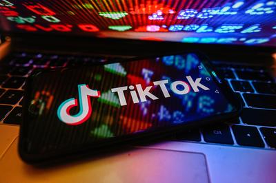 TikTok hibázott: politikai álhírek kerültek jóváhagyásra