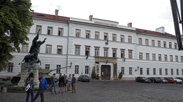 A Hadtörténeti Múzeum új otthonra talál a budai várban