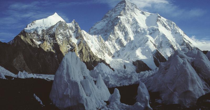 Női csapatok küzdenek a veszélyes K2 hegycsúcs meghódításáért