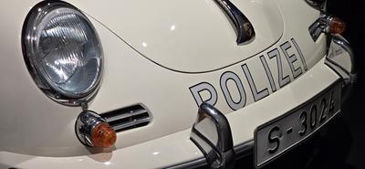 A ritka rendőrségi Porsche 356 C Cabriolet izgalmas múltja