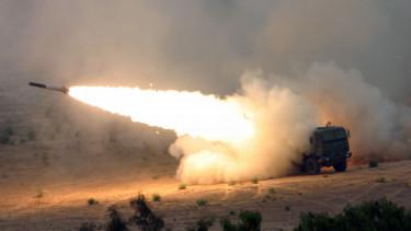 Az USA növeli az ATACMS rakéták gyártását, Oroszország brit célpontokat fenyeget