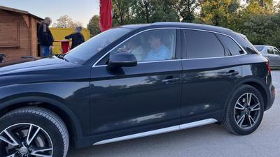 Völner Pál családi lángosozása – Audi Q5-ös terepjáróval Dunaalmáson