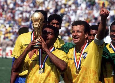 Romário, a brazil futballlegenda 58 évesen tér vissza a pályára