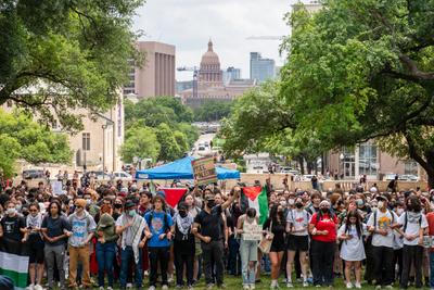 Folytatódnak az izrael-ellenes tüntetések az amerikai egyetemeken
