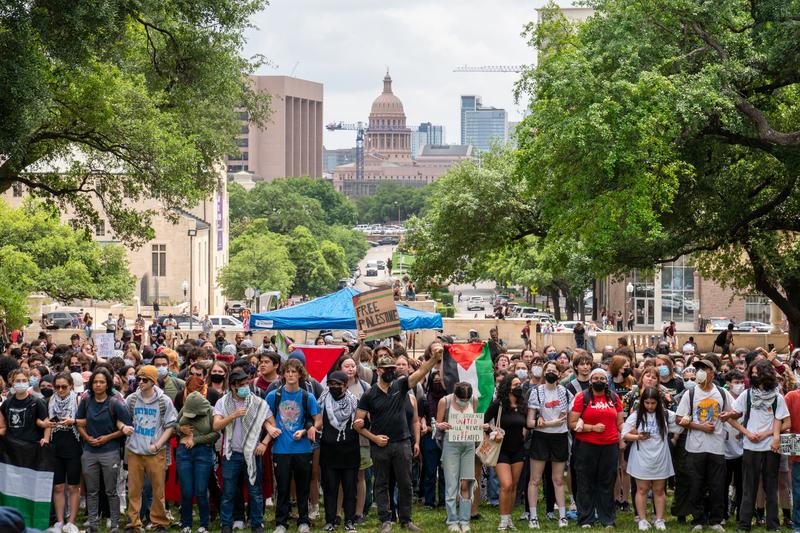 Folytatódnak az izrael-ellenes tüntetések az amerikai egyetemeken