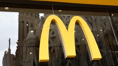 A világ egyetlen vízi úton megközelíthető McDonald’s-a Hamburgban
