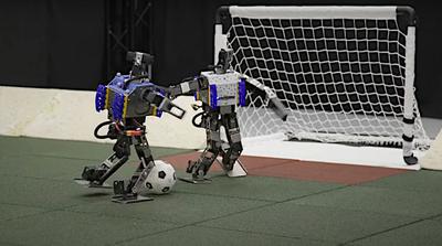 Humanoid robotok forradalmasítják a labdarúgást mesterséges intelligenciával