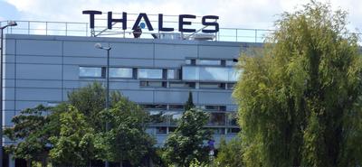 Korrupciós botrány a Thalesnél, házkutatások Európa-szerte