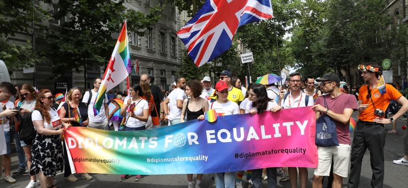 A Budapest Pride felvonulás kiáll az emberi jogok és sokszínűség mellett
