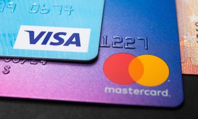 30 milliárd dolláros megállapodás bukása a Visa és Mastercard ellen