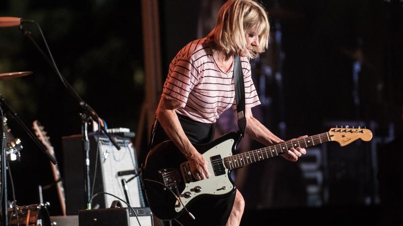 Kim Gordon, a Sonic Youth legendája szólókoncertet ad Budapesten