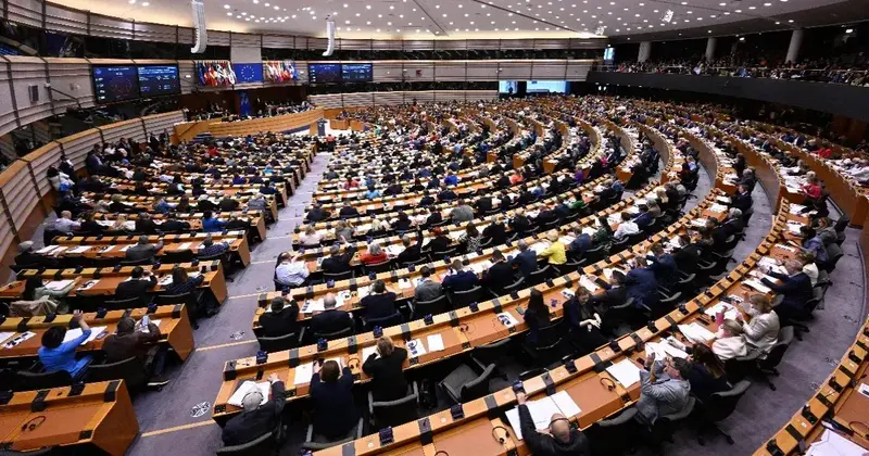 Az EP előterjesztése szerint a magyar szuverenitásvédelmi törvény sérti a választások függetlenségét