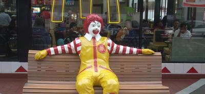 A McDonald's feladja az AI-s rendelési rendszerét vicces hibák miatt