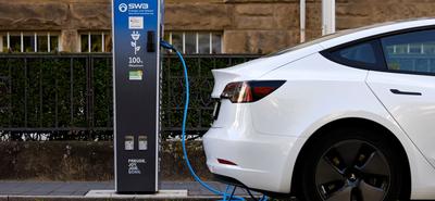 Magyar akkumulátorgyártás kihívásai a lassuló európai elektromos autópiac tükrében