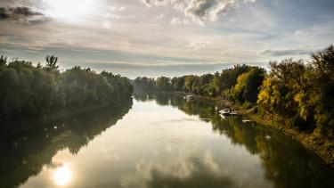 Tisza-híd félpályás lezárása és szamurájkardos támadás letartóztatása