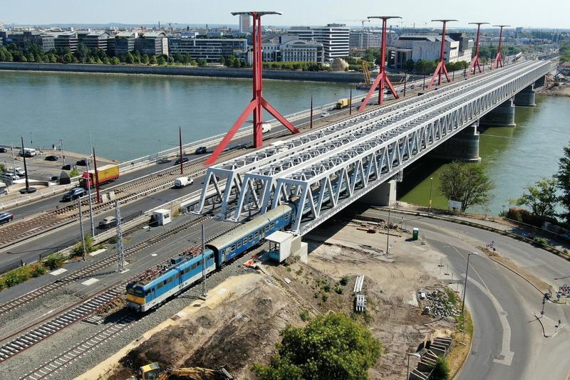 Budapesti közlekedési káosz várható a Déli körvasút éjszakai munkáinak leállítása miatt