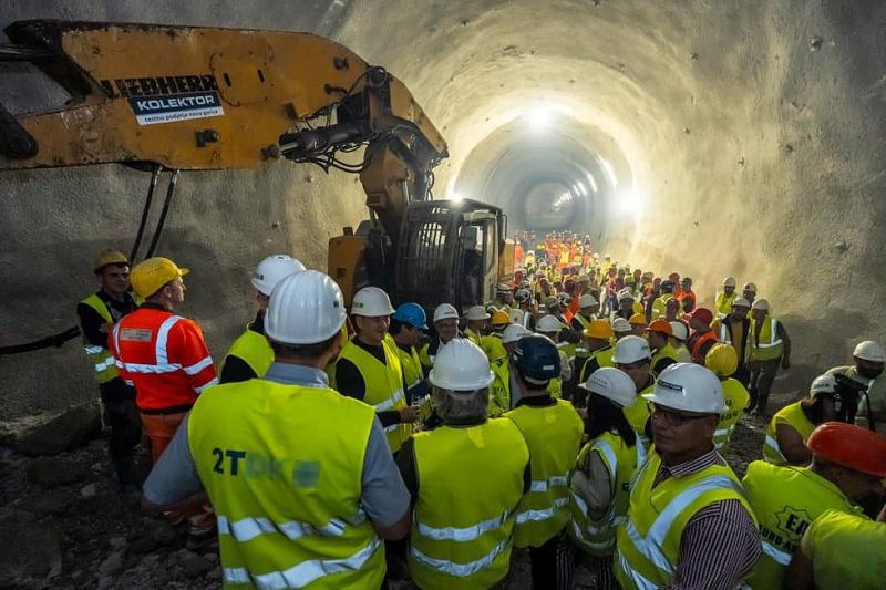 Szlovénia sikeresen áttörte a Divaca-Koper vasúti alagútjait
