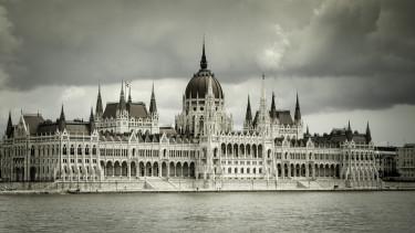 Az ÁKK jelenti: Magyarország éves finanszírozási terve jól halad