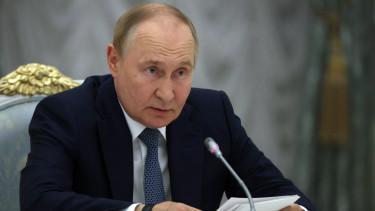 Putyin fenyegető üzenetet küldött az USA-nak rakétatelepítési terveik miatt