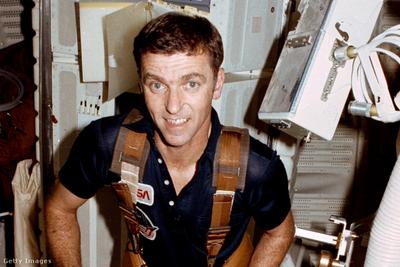 Joe Engle, az X–15 űrrepülő legendás pilótája elhunyt