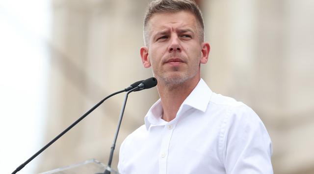 Magyar Péter a Balatonon evezve üzent Orbán Viktornak