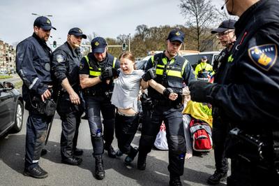 Greta Thunberg letartóztatása Hágában: tiltakozás a fosszilis támogatások ellen