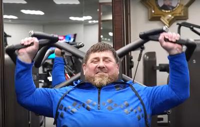 Kadirov edzőteremben mutatja meg erejét a pletykák cáfolatára