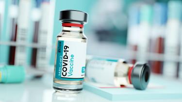 Az AstraZeneca Vaxzevria vakcináját globálisan kivonják a piacról