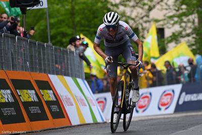 Cian Uijtdebroeks kiszáll a Giro d'Italiáról, Valter Attila csapata emberhátrányban