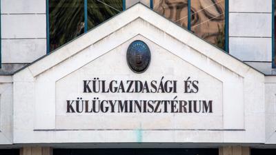 Egykori magyar miniszteri biztos letartóztatása rejtélyes körülmények között