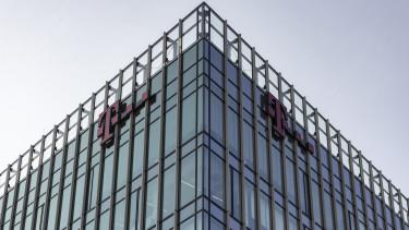 Telekom az egyetlen nyertes a magyar blue chipek között