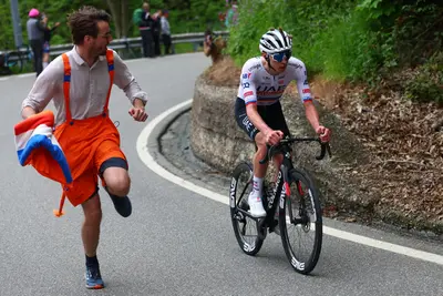 Pogačar a Giro d'Italia második etapján diadalmaskodott